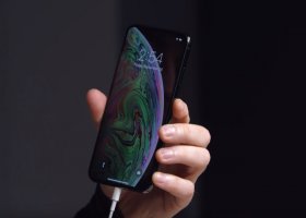 蘋(píng)果iPhone XS再爆“充電門(mén)”：熄屏無(wú)法充電